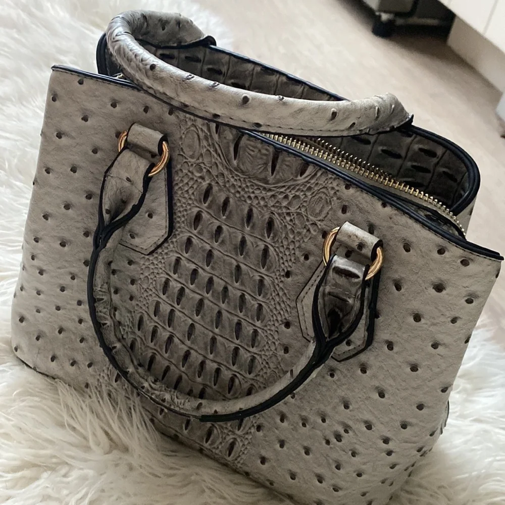 Ostrich style handbag - Picture 2 of 6